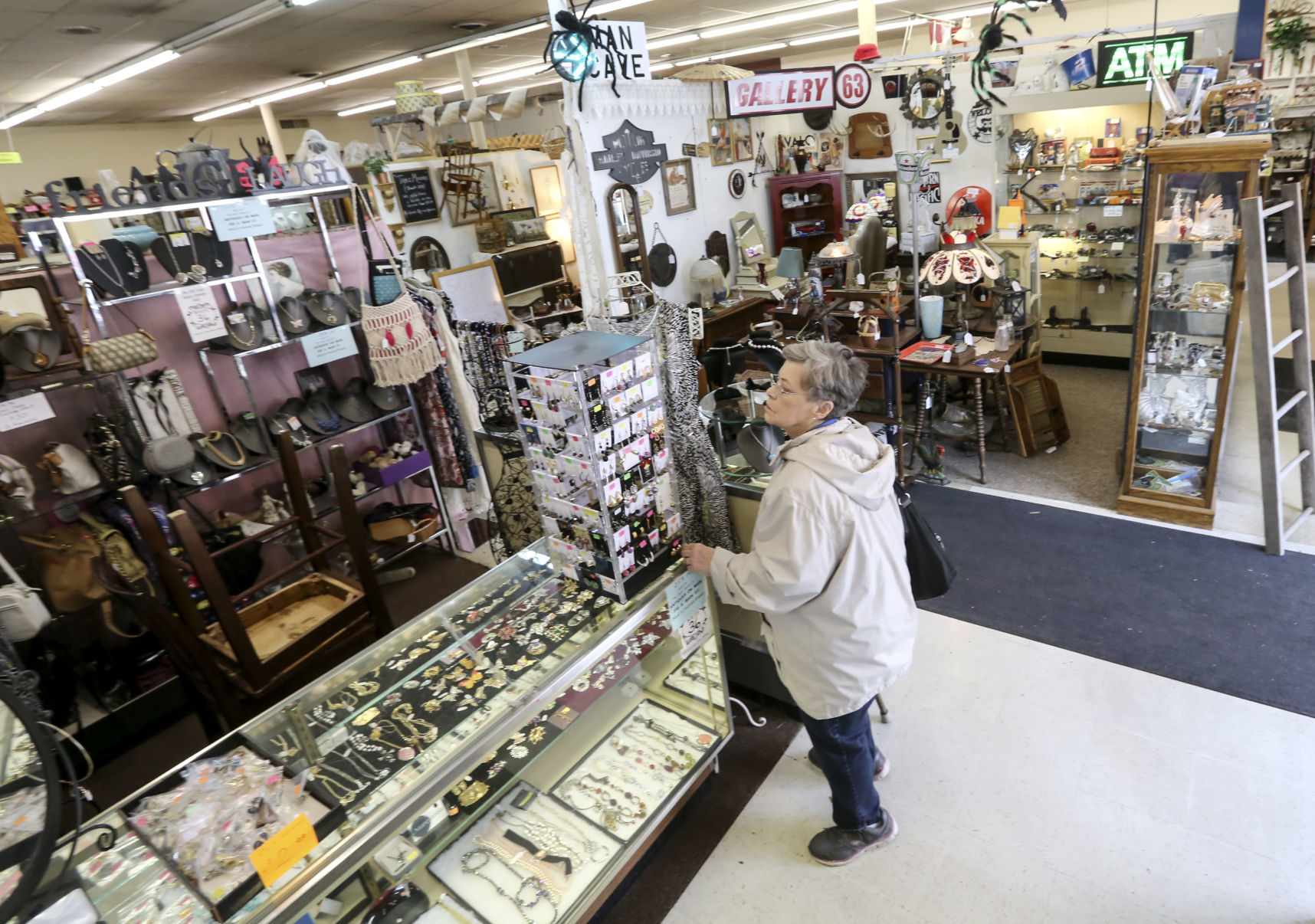 Antique Mall, Crown Point